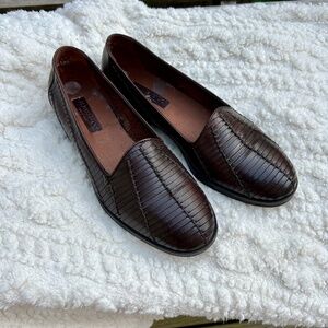 G.H. Bass leather woven flat 7.5